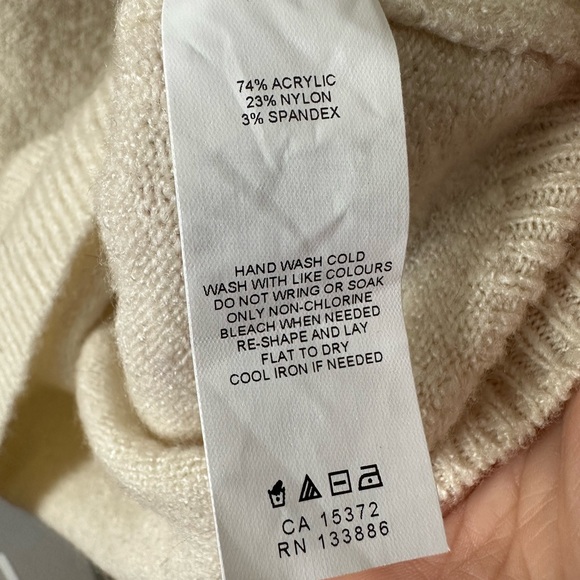 Amazing cream color sweater, size M by joe rose - Picture 6 of 10
